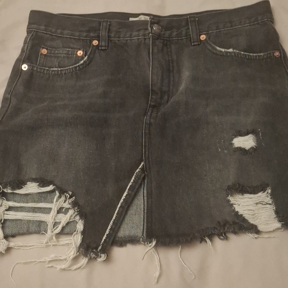 We The Free Distressed Black Denim Skirt - Picture 3 of 3
